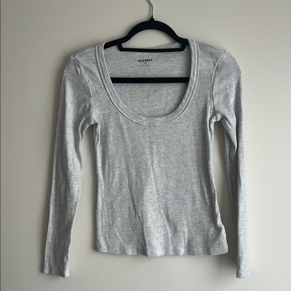 Old Navy Gray Fitted Long Sleeve Ribbed Top